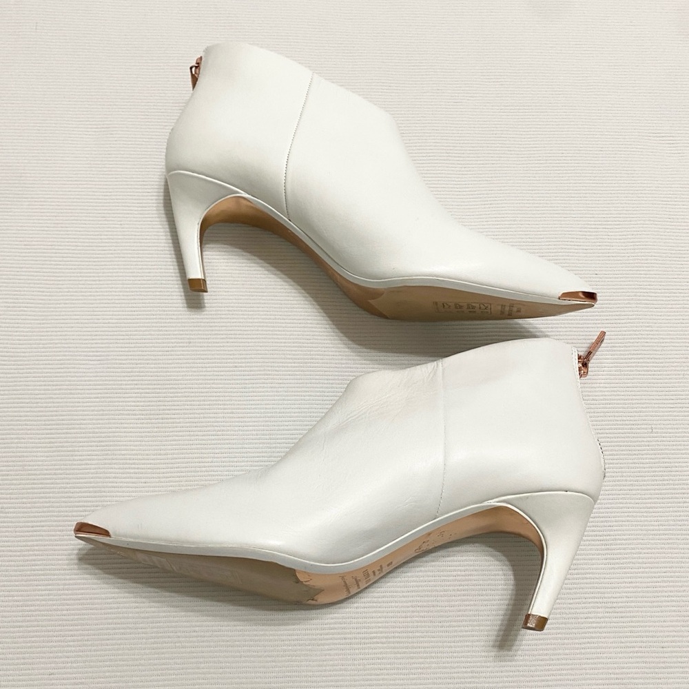 Ted Baker Gemie Slanted Heel White Leather Ankle Boot Bootie - Picture 3 of 13